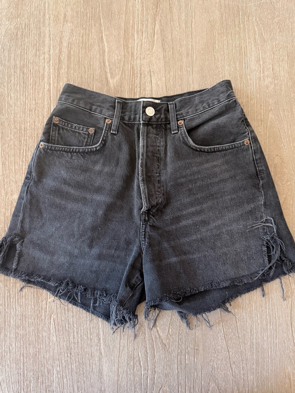 Agolde Dee Black Denim Shorts Size 25 - Picture 2 of 8